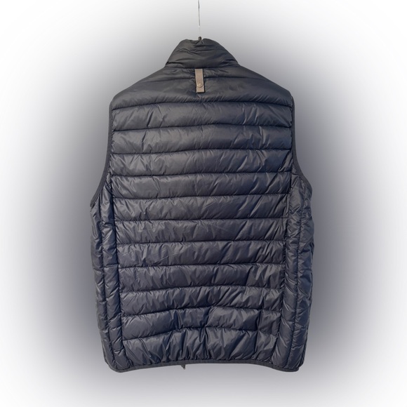 United Colors of Benetton
Ultralight Puffer Vest
Size M - Picture 2 of 2